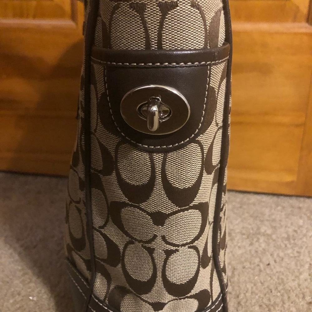 Coach signature shoulder bag - Picture 3 of 10